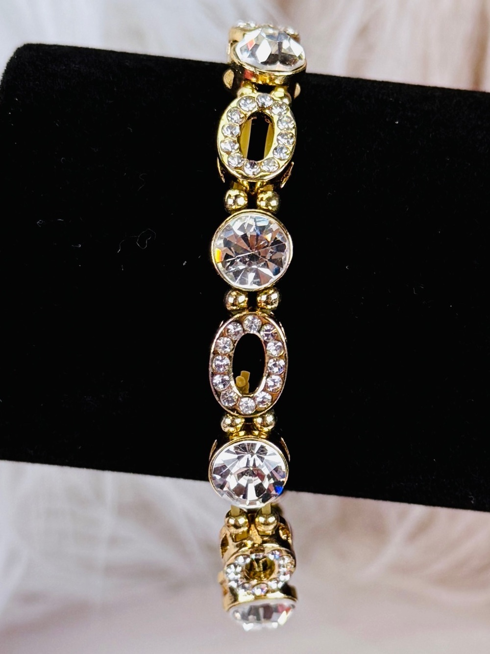 Goldtone with clear bling stretch bracelet